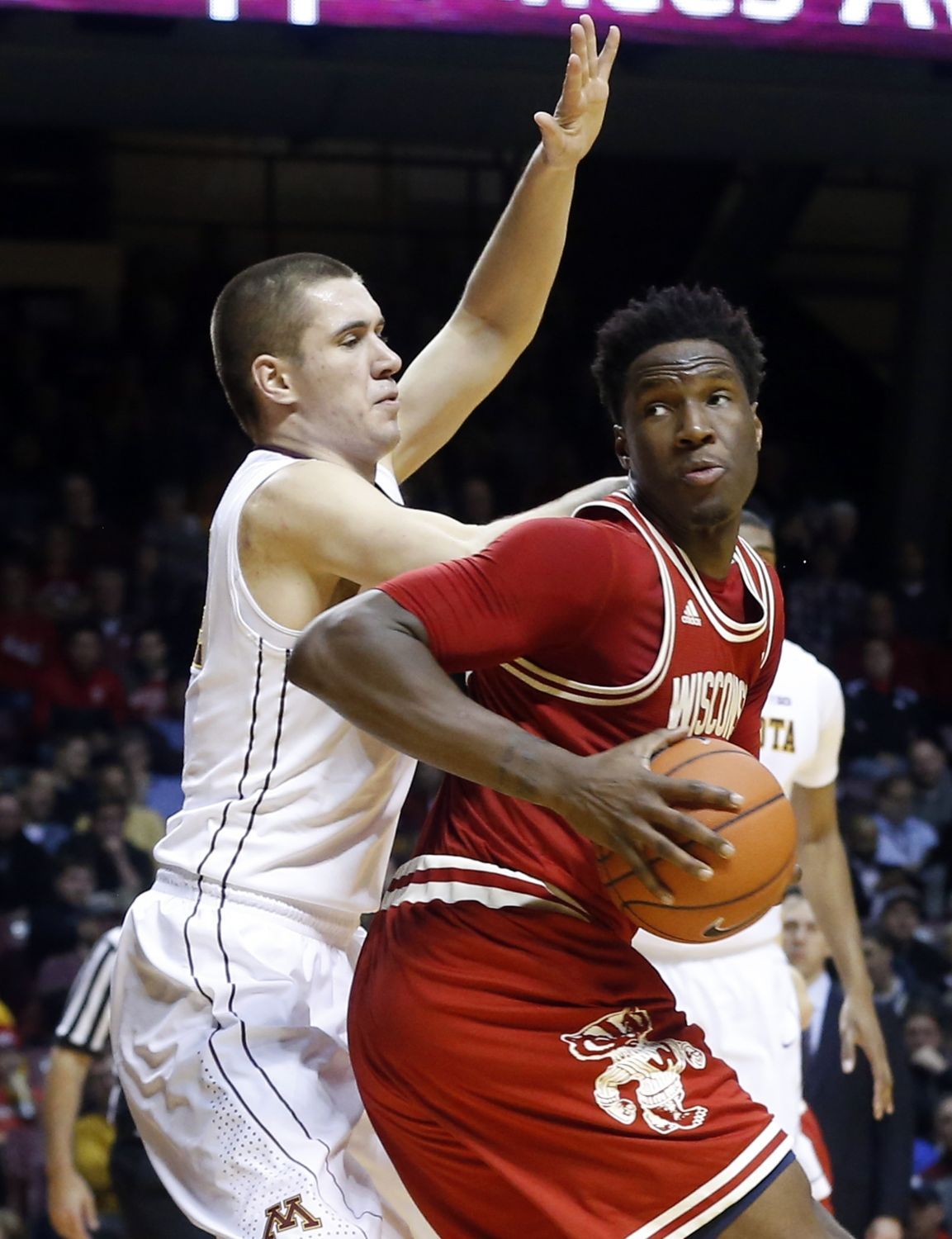 Nigel Hayes, Joey King